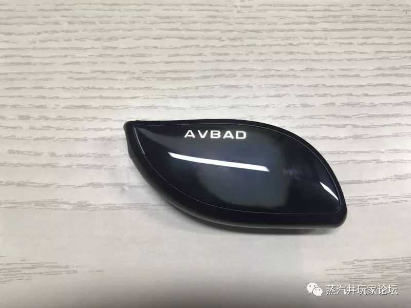 时尚外观触摸控制加热不燃烧电子烤烟–AVBAD的TT