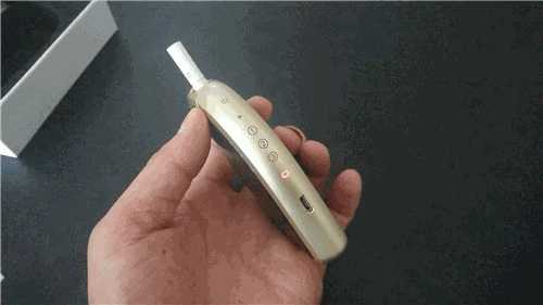 IQOS不算啥，因为有了我国产智能触摸AVBAD TT