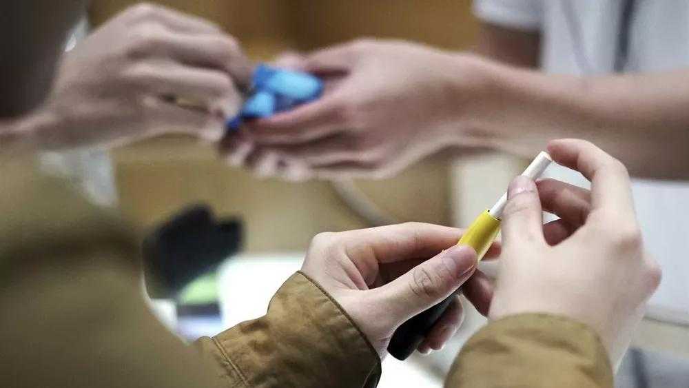 菲莫国际力推iqos的真正意图？加热不燃烧能否拯救传统烟草？