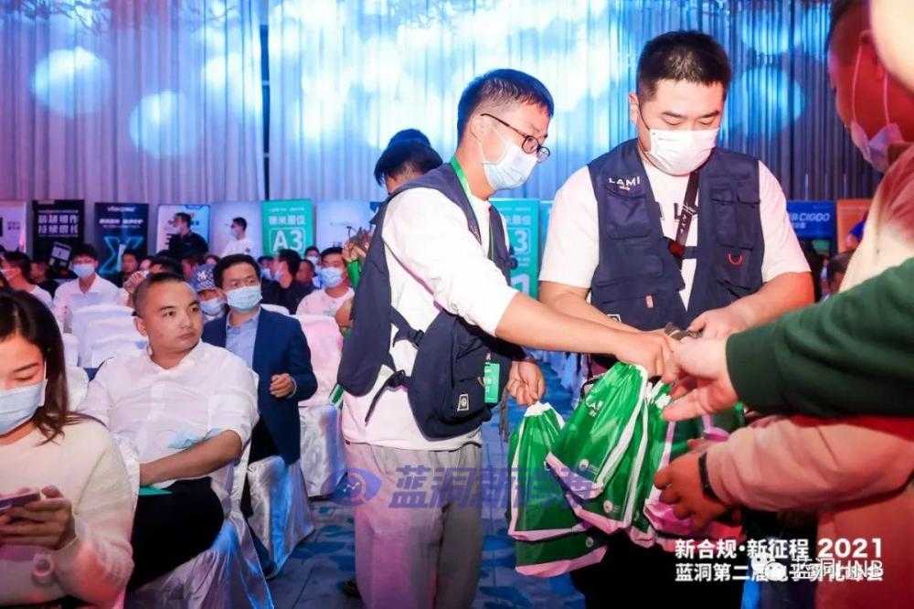 学习徕米好榜样：赫畅再次累坐地，全程记录魔鬼细节和团队有多努力