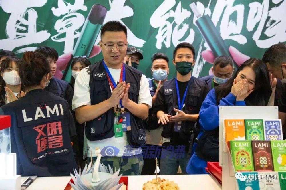 学习徕米好榜样：赫畅再次累坐地，全程记录魔鬼细节和团队有多努力
