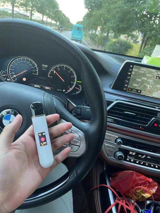 火器电子烟和悦刻哪种好?(悦刻格调和火器ammo奥斯卡对比评测)