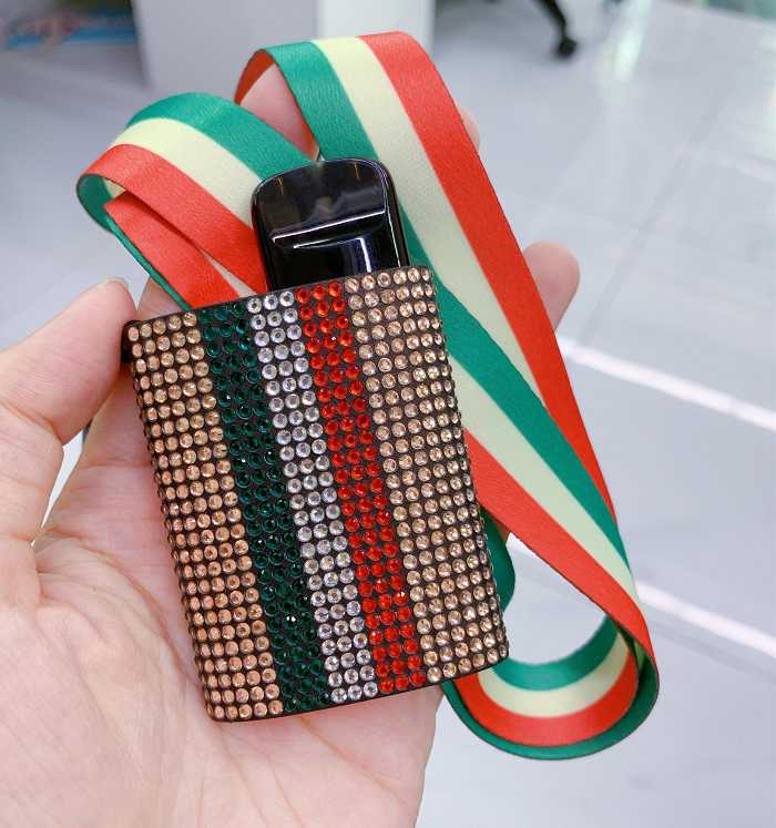 【新品测评】沙芬满钻版电子烟：轻奢尊贵，雾化饱满醇厚