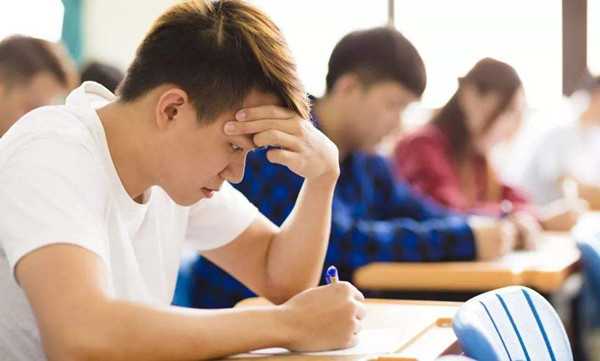 为什么青少年喜欢抽电子烟？（电子烟对青少年的危害有多大）