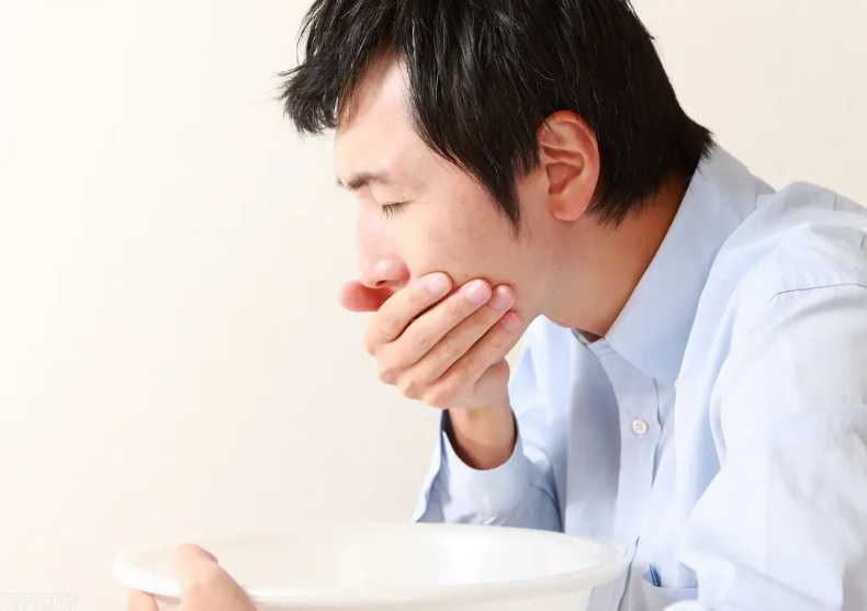 yooz电子烟为什么吸了想吐？