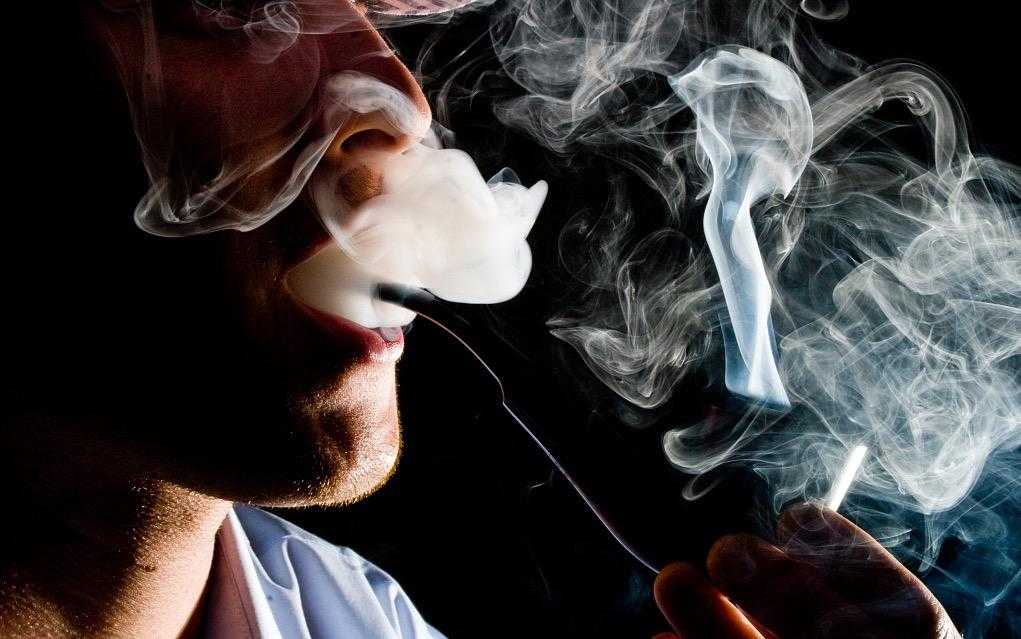 电子烟闻烟弹味有毒吗？