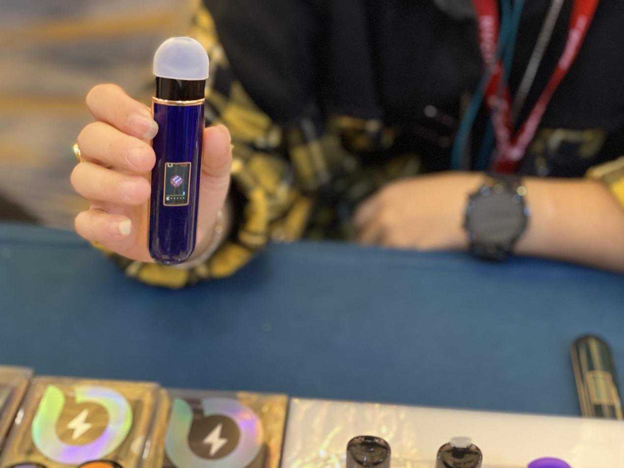火器智能款新品亮相兰州电子烟文化节，口碑爆棚