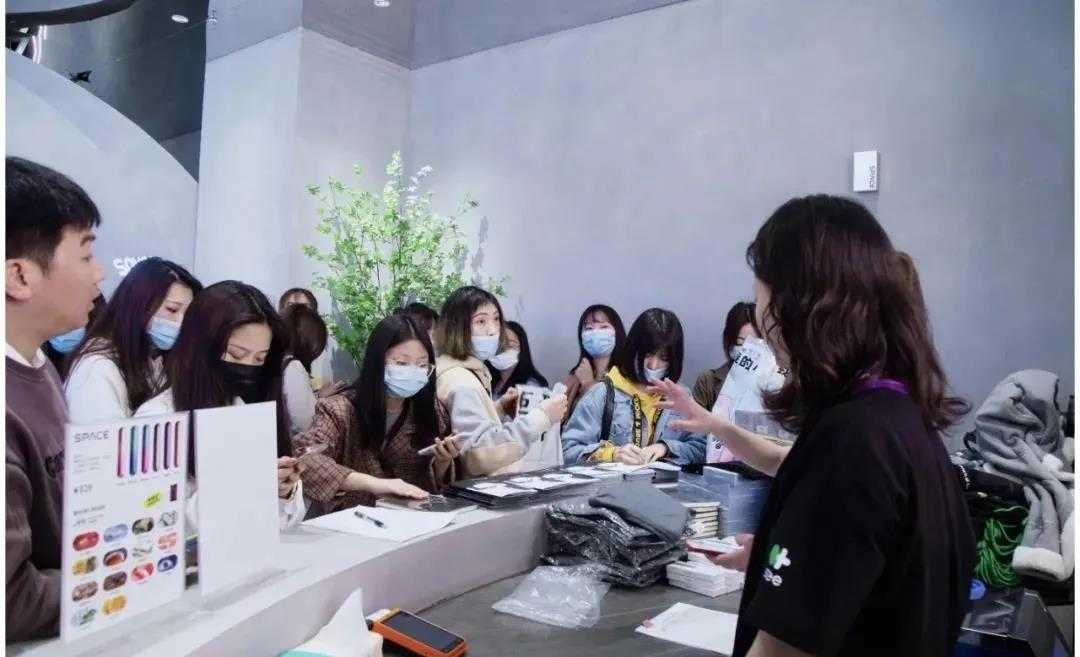 soyee小叶电子烟开设全国第一家综合体验店