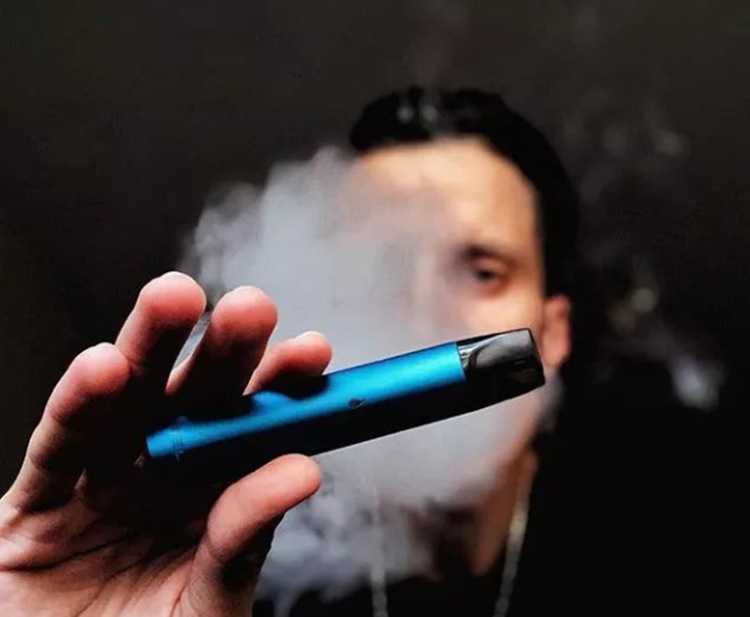 电子烟可以充电时使用吗？