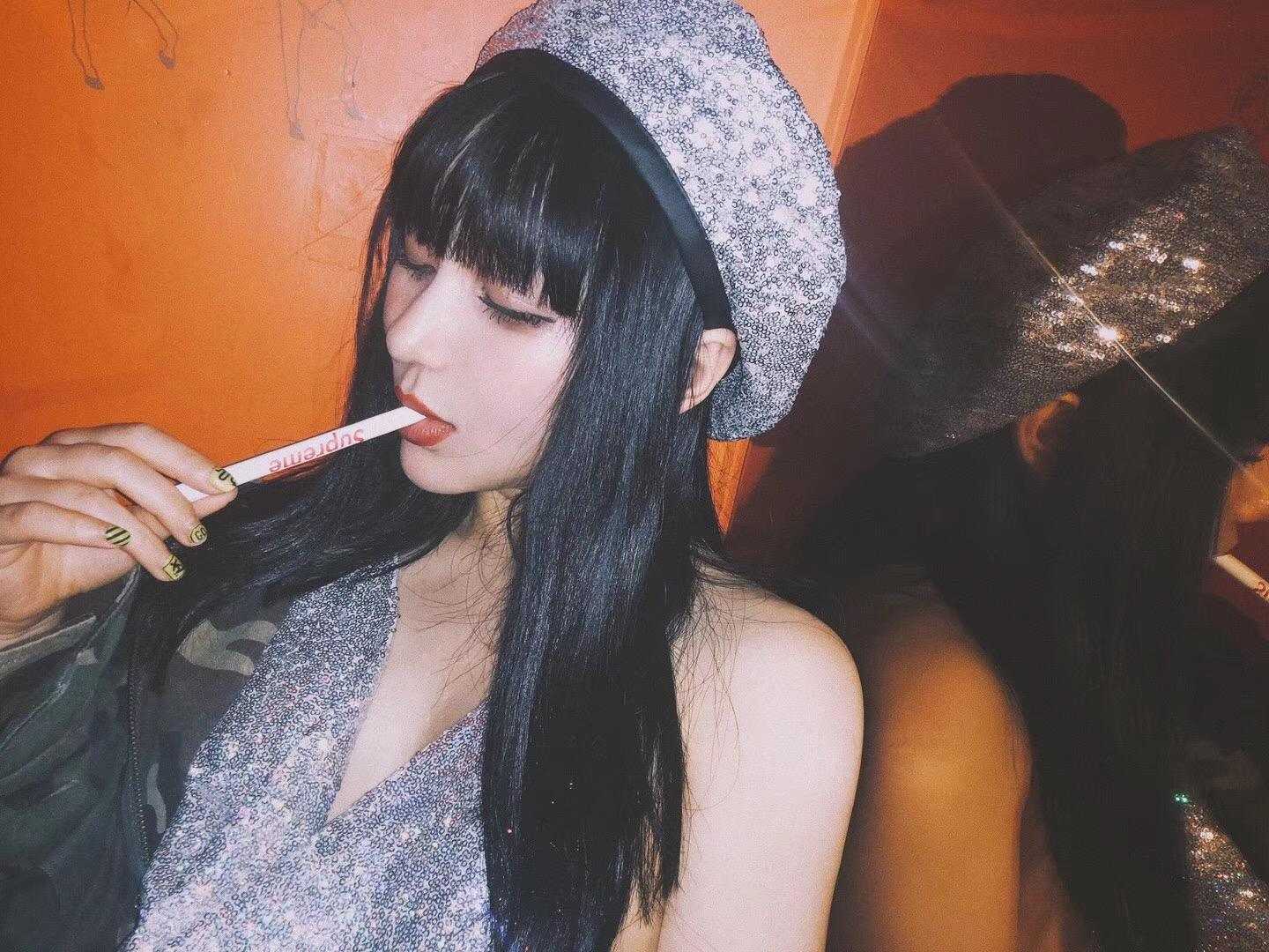 现在很多女生抽电子烟是为啥？