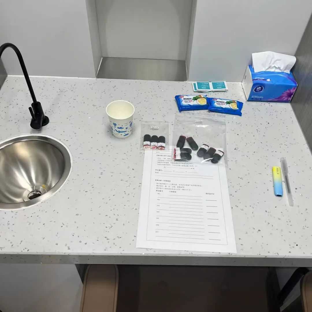悦刻今日品鉴会细节曝光：10种复合烟草味，用户多评价“还行”