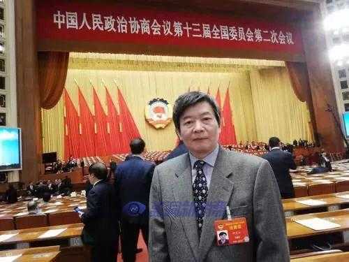 2022全国两会，电子烟首次以“烟草替代品”被提及