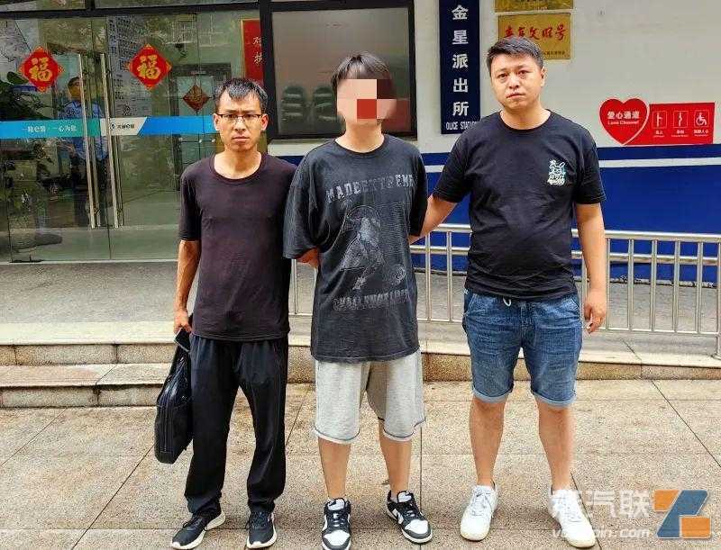 甘肃警方侦破一起跨省特大非法制售电子烟案