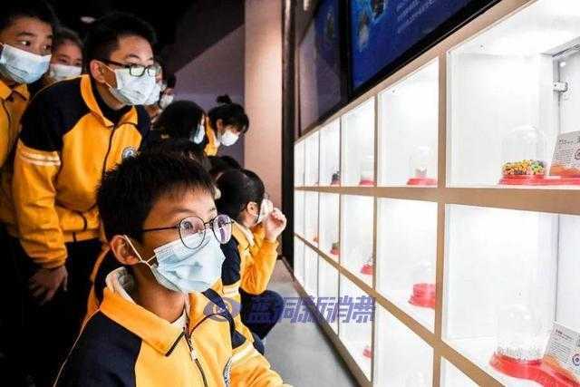 “上头电子烟”：勿拿时尚当别名
