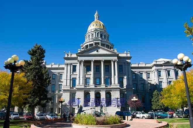 promo_64j1_government_-_colorado_capitol_building_denver_-_istock_-_kuosumo.jpeg 科罗拉多州将禁止销售所有加香烟草和电子烟产品