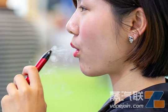 电子烟和传统烟有什么区别？哪个对人体危害更大？