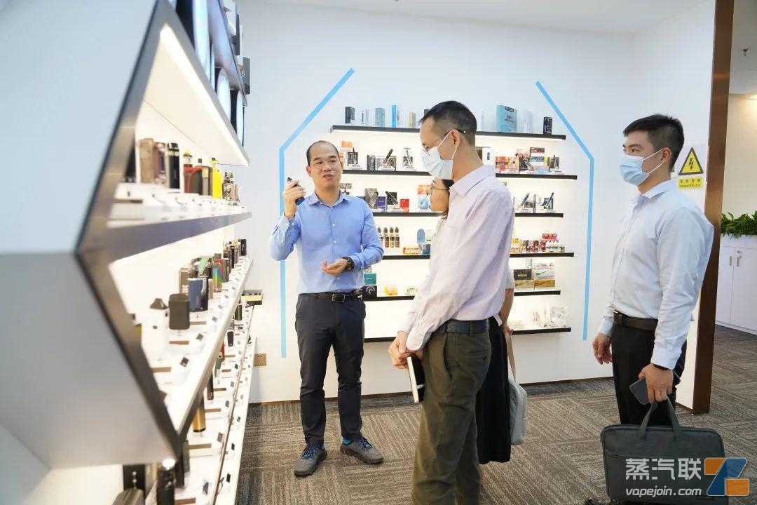 东莞市工信局麦耀钦副局长一行莅临电子烟专委会走访调研