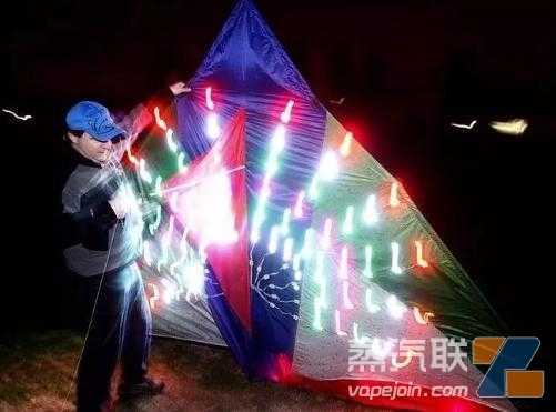 孩子手中的口香糖竟是“电子烟”？“剧毒”玩具藏在文具店里