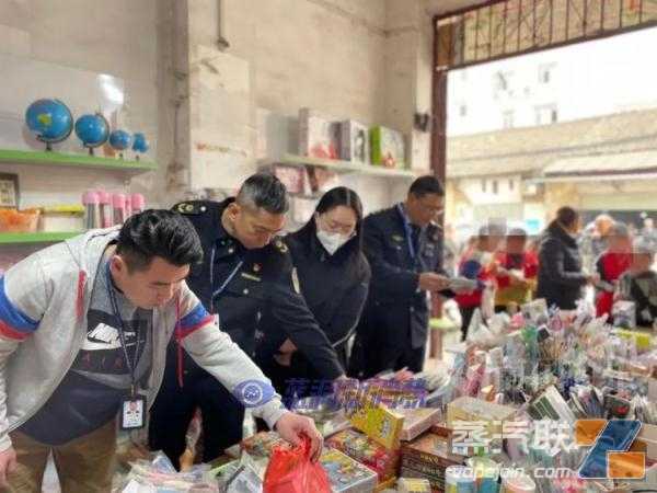 柳州彻查校园周边小卖部：奶茶杯竟是电子烟