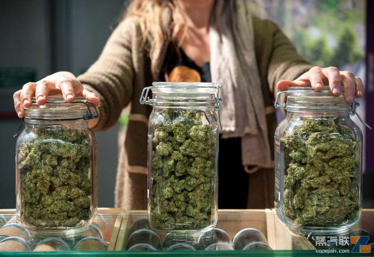 马来西亚警方调查“大麻电子烟” 呼吁公众提供相关信息