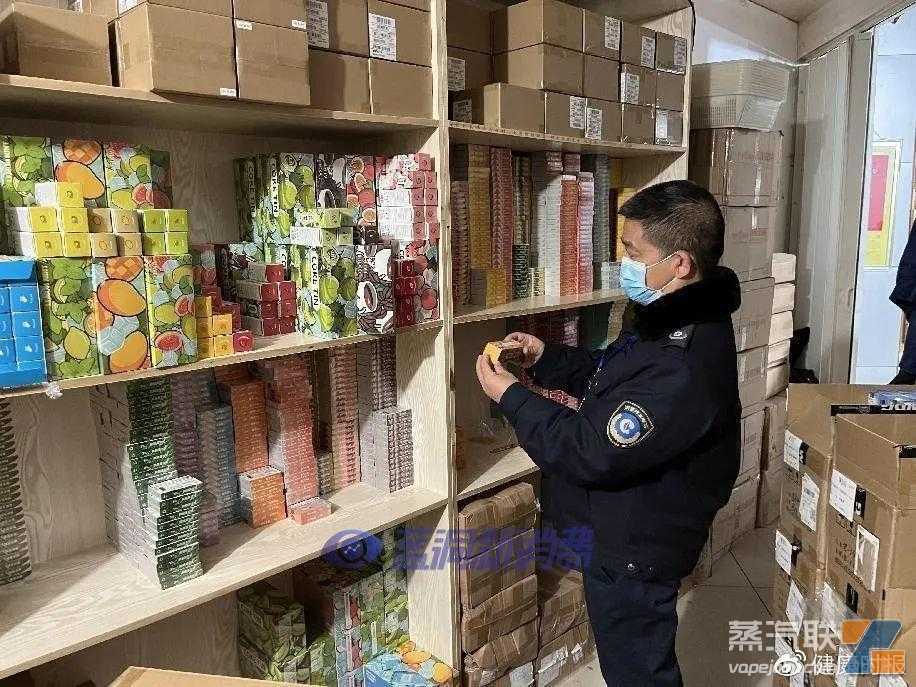 网络禁售令为何难奏效：电子烟变身奶茶杯可乐罐盯上未成年人