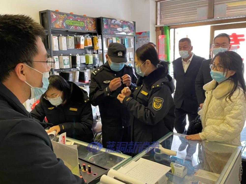 阿拉善右旗公安局等多部门联合开展电子烟市场专项检查