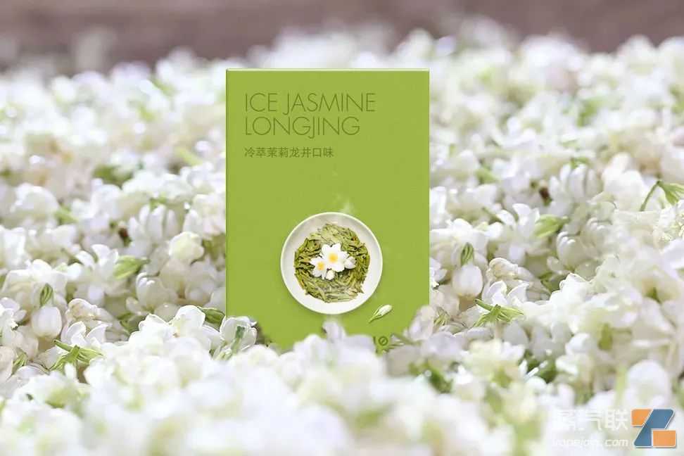 小野的烟弹口味「冷萃茉莉龙井」于茶色中见繁花，一口茉莉龙井，饮尽江南春