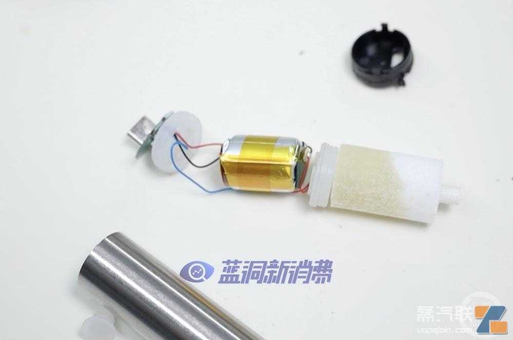 上游315：“奶茶杯”等口味电子烟网上暗卖，多为三无产品