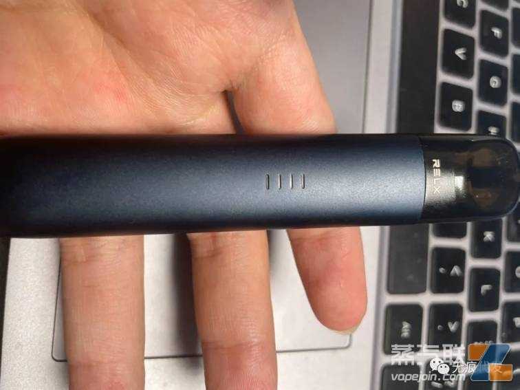 relx悦刻五代幻影，为什么指示灯灯光一直闪烁？