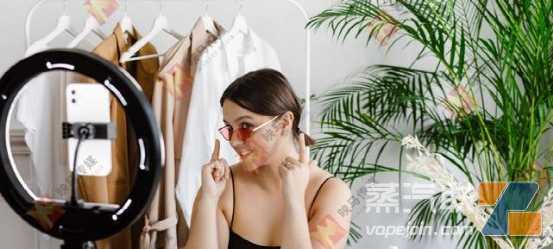 明年电子烟就等一个机会！
