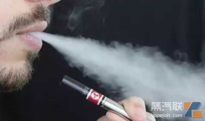 吸电子烟引发严重症状？巴西男子咳血入院一个月