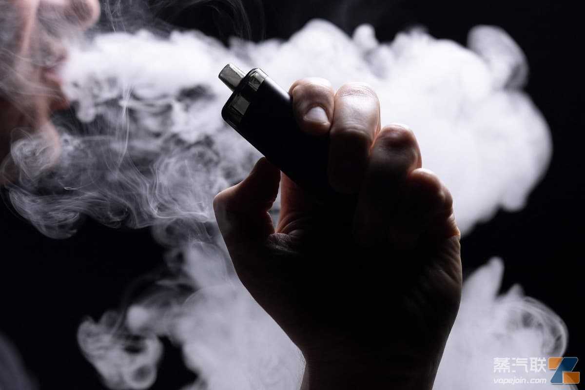 英国卢顿市爆发电子烟丑闻：烟油含量超标，有商家向十岁儿童兜售