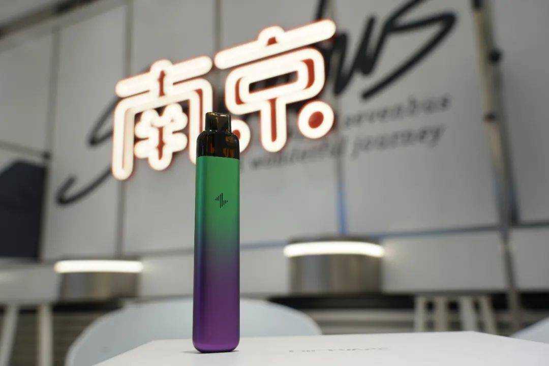 GIFTVAPE礼雾W电子烟评测：礼尚往来，雾涌云蒸