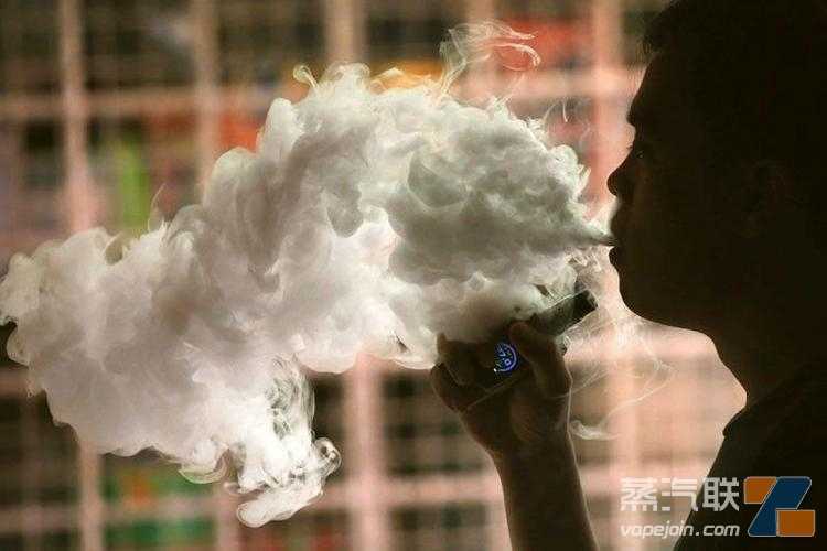 应对校园电子烟问题有功 英国企业家获奖